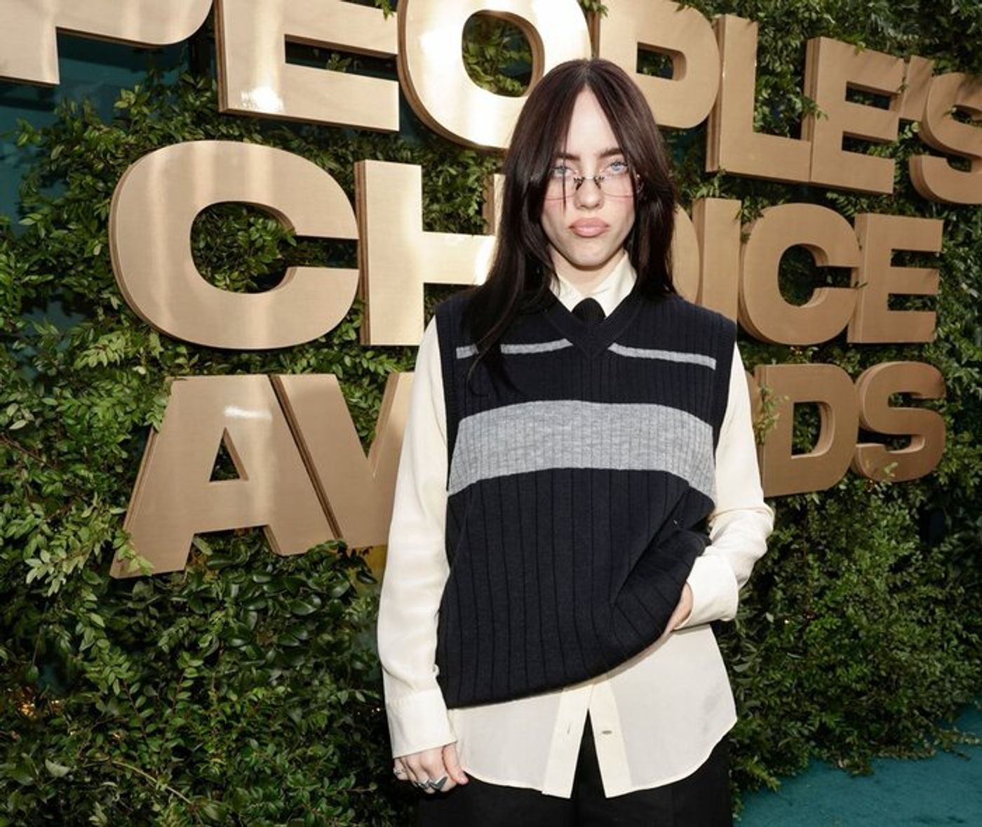 Photos: Inside the People's Choice Awards With Rachel Zegler, Halle Bailey & More  Image