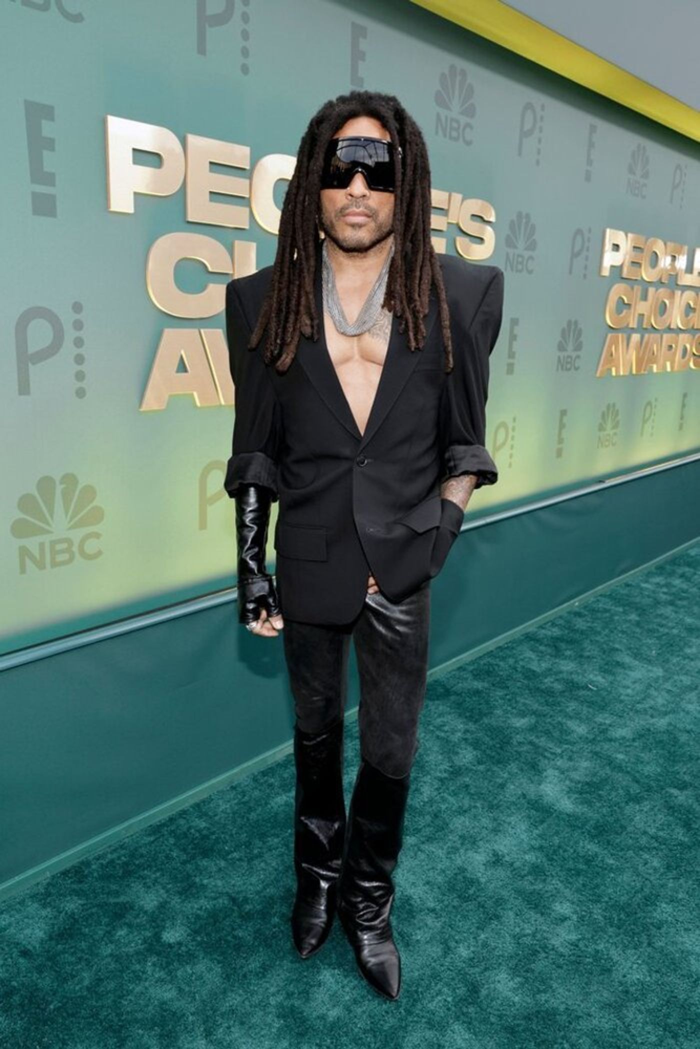 Photos: Inside the People's Choice Awards With Rachel Zegler, Halle Bailey & More  Image