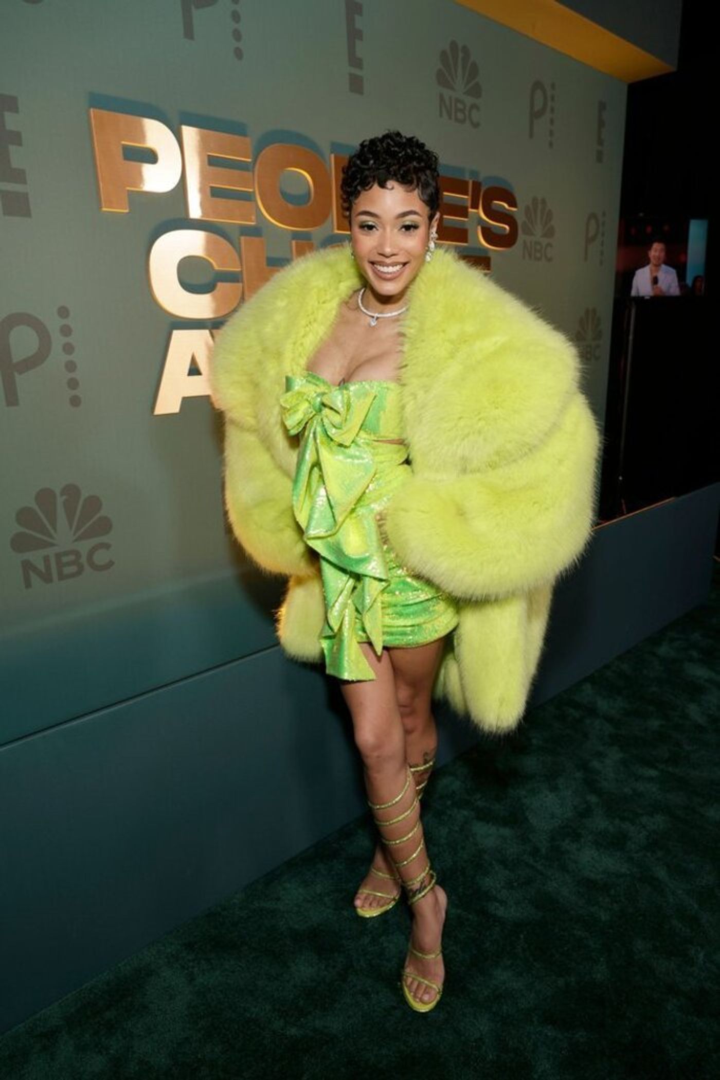 Photos: Inside the People's Choice Awards With Rachel Zegler, Halle Bailey & More  Image