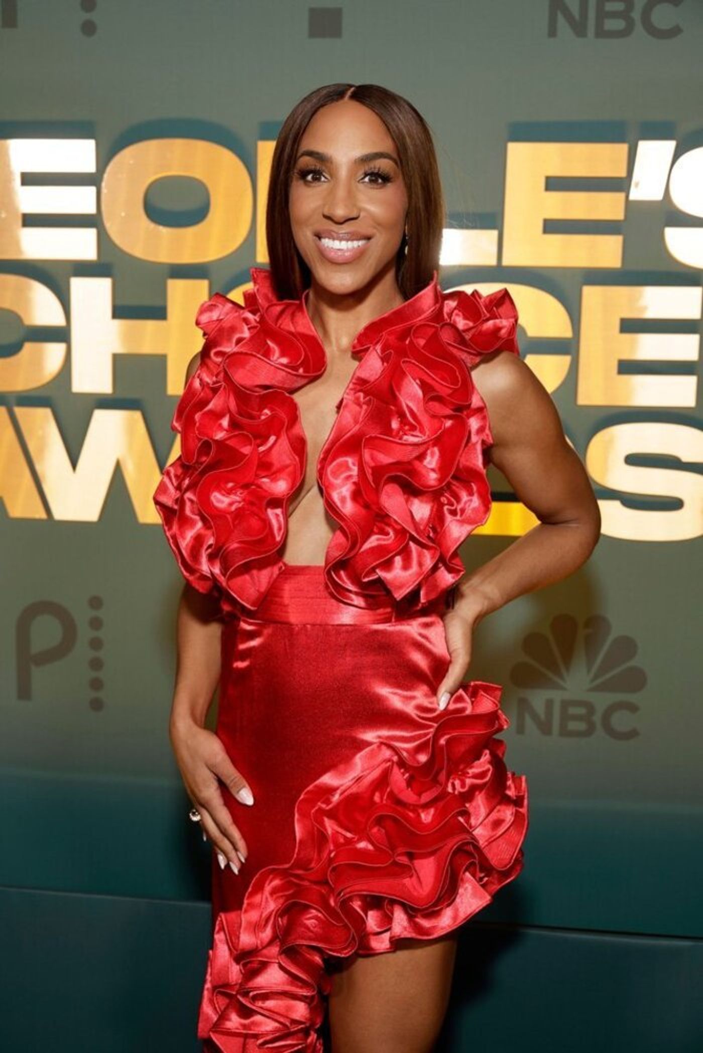 Photos: Inside the People's Choice Awards With Rachel Zegler, Halle Bailey & More  Image