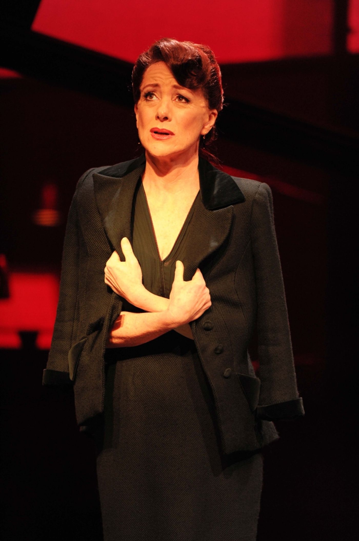 REVIEW: Guest Reviewer Hamavand Engineer Shares His Thoughts On BERNADETTE ROBINSON DIVAS  Image