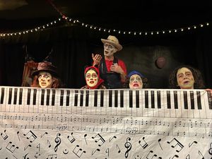 John Munnelly, Nannette Deasy, Evie Aronson, Vikki Martin. Photo by Susan Baker. Photo