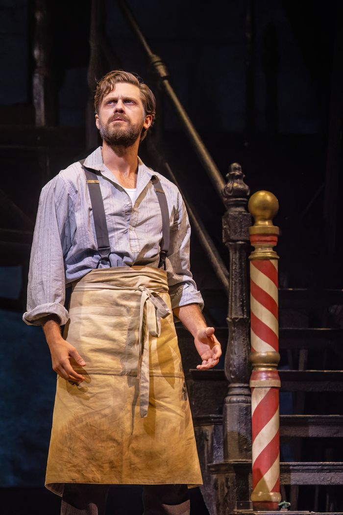 Photos: First Look at Aaron Tveit and Sutton Foster in SWEENEY TODD — photo 3 of 7