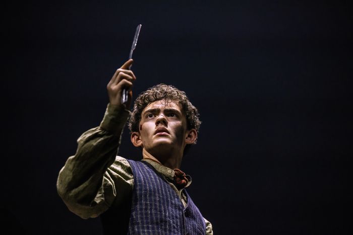 Photos: First Look at Aaron Tveit and Sutton Foster in SWEENEY TODD — photo 6 of 7