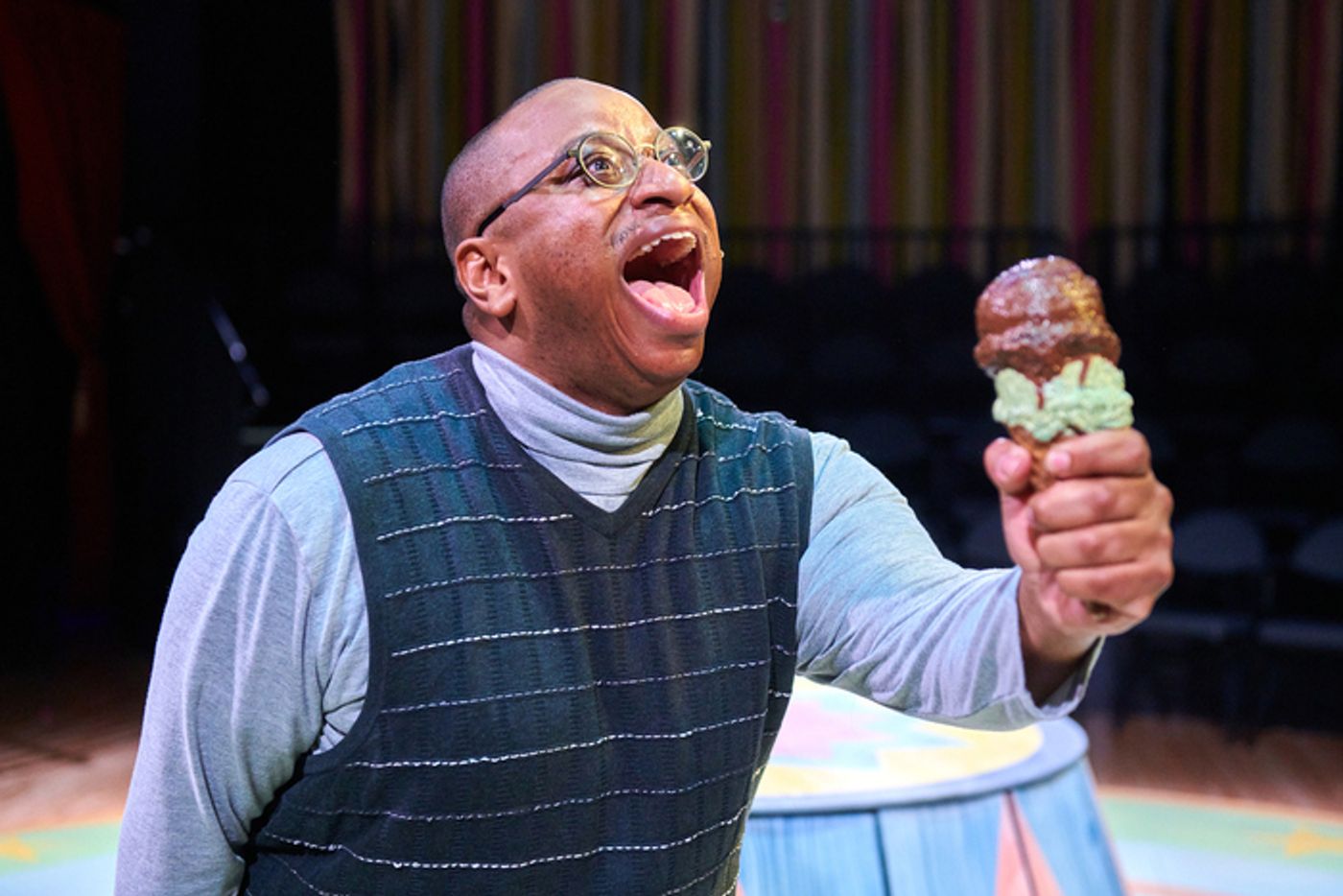 Photos: First Look At ELEPHANT AND PIGGIE'S 'WE ARE IN A PLAY!' At First Stage  Image