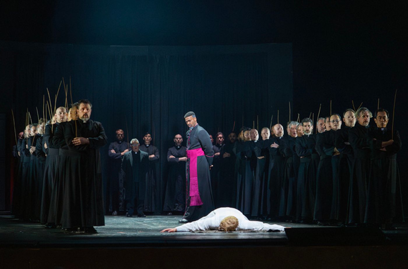 Reviews/Photos: Critics Sound Off On The Met Opera's LA FORZA DEL DESTINO  Image