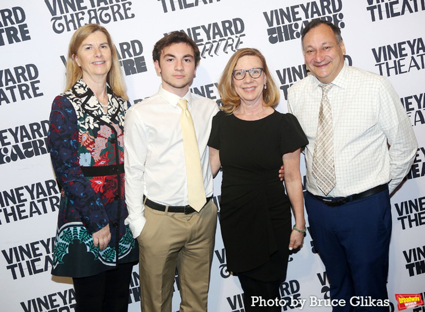 Photos: Vineyard Theatre's Annual Gala Honors Jesse Tyler Ferguson  Image