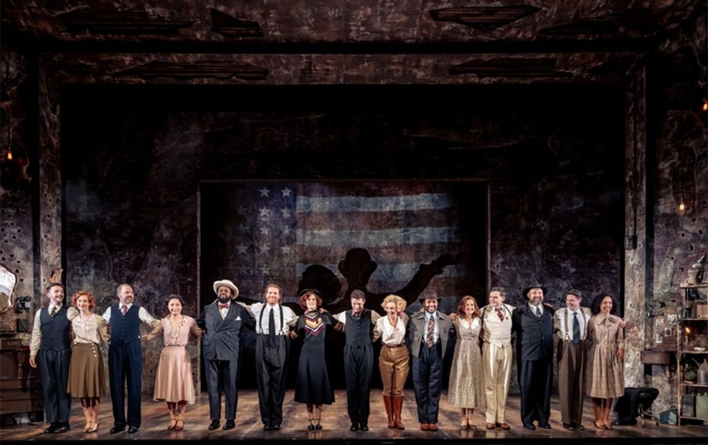 Photos: First Look at the UK and Ireland Tour of BONNIE & CLYDE Photos: First Look at the UK and Ireland Tour of BONNIE & CLYDE Image
