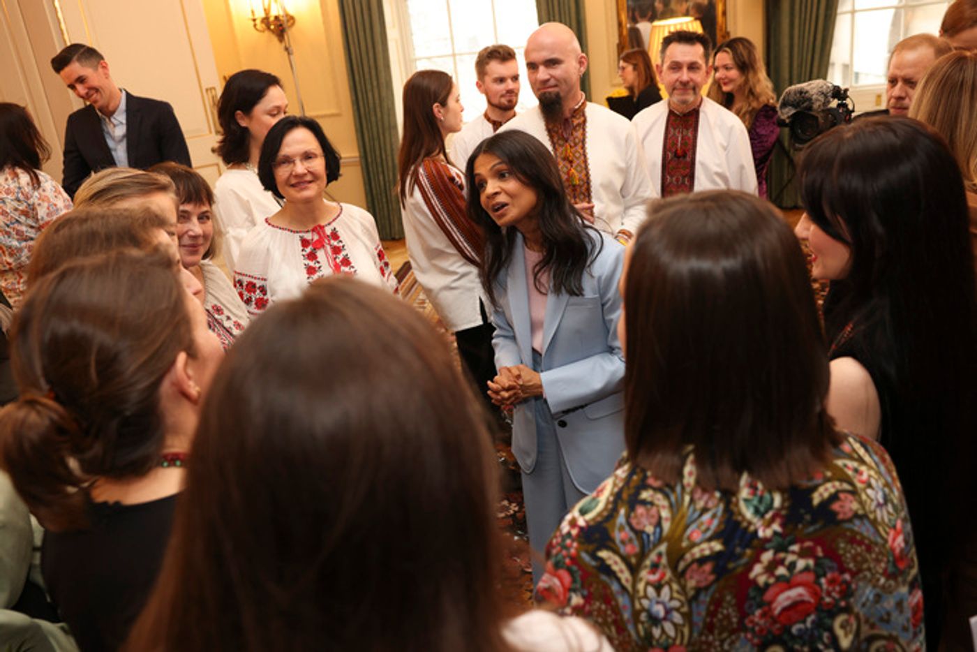 Photos: SONGS FOR UKRAINE Chorus Meets First Lady, Olena Zelenska, At No. 10 Downing Street Photos: SONGS FOR UKRAINE Chorus Meets First Lady, Olena Zelenska, At No. 10 Downing Street Image