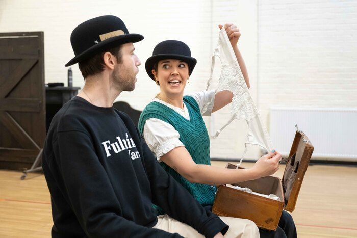 Photos: First Look at New UK Tour of THE 39 STEPS in Rehearsal — photo 2 of 15