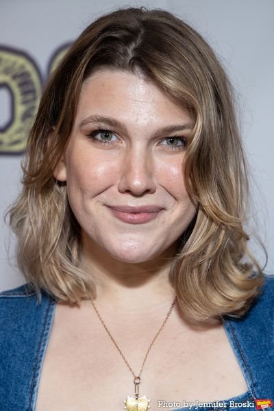 Tara Llewellyn Photo