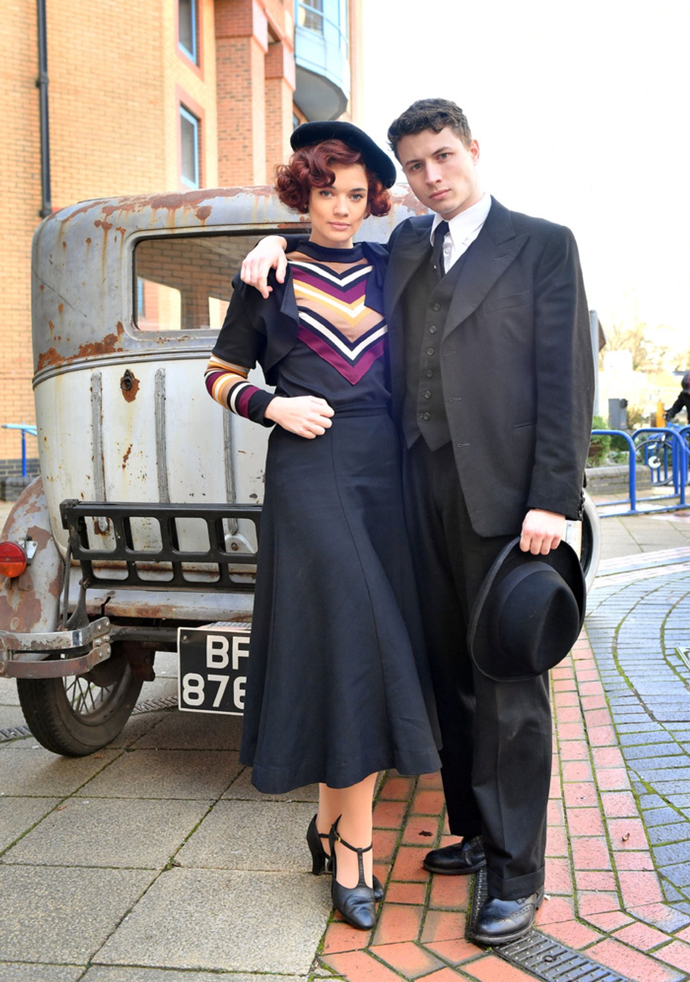 Photos: BONNIE & CLYDE Cast Pose With a Vintage 1929 Ford Model A Saloon  Image