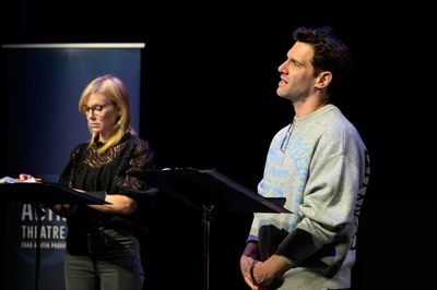 Kelli Giddish, Justin Bartha Photo
