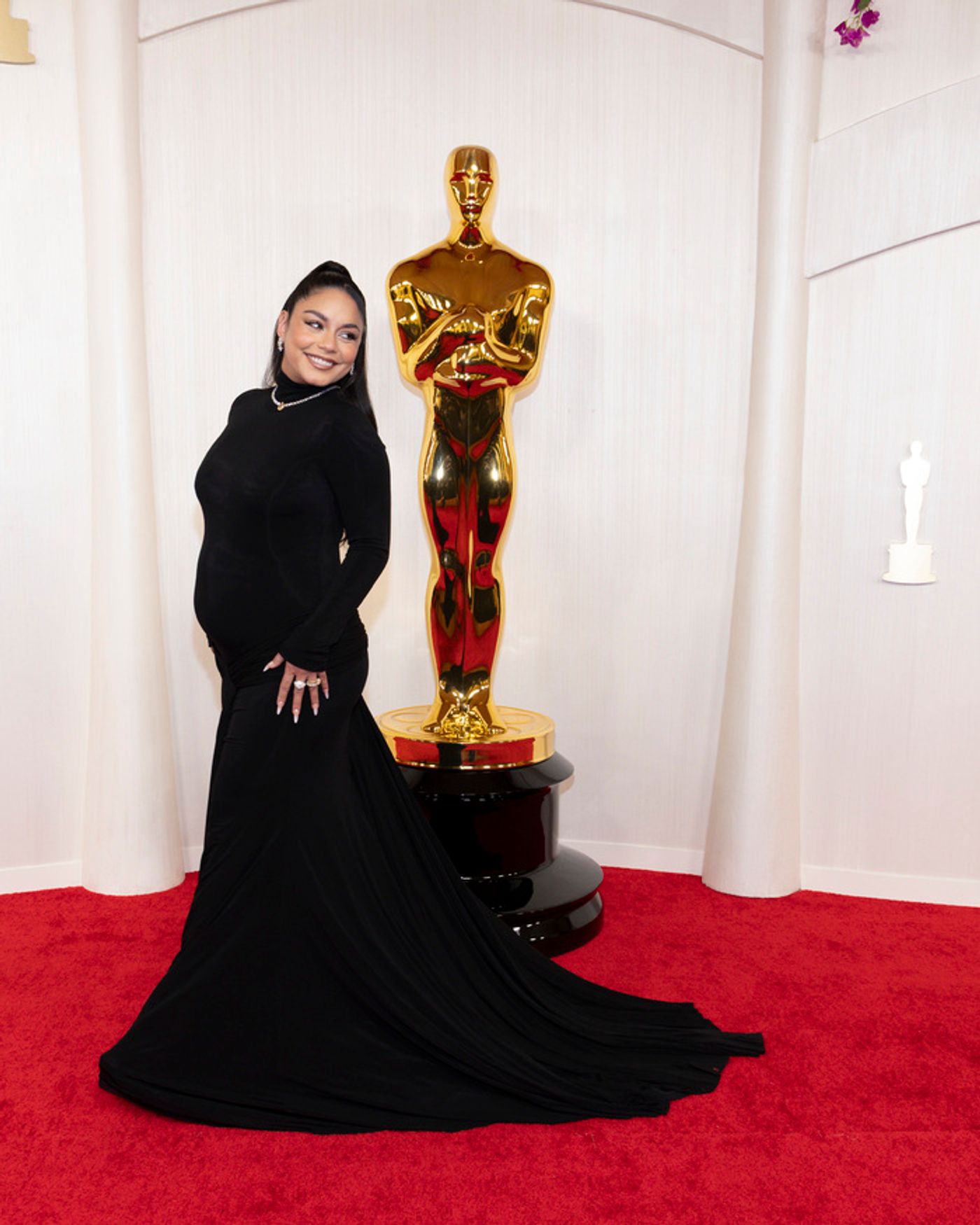 Photos: Danielle Brooks, Vanessa Hudgens & More Hit the Oscars Red Carpet  Image