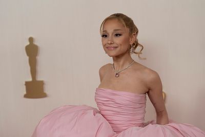 Ariana Grande Photo