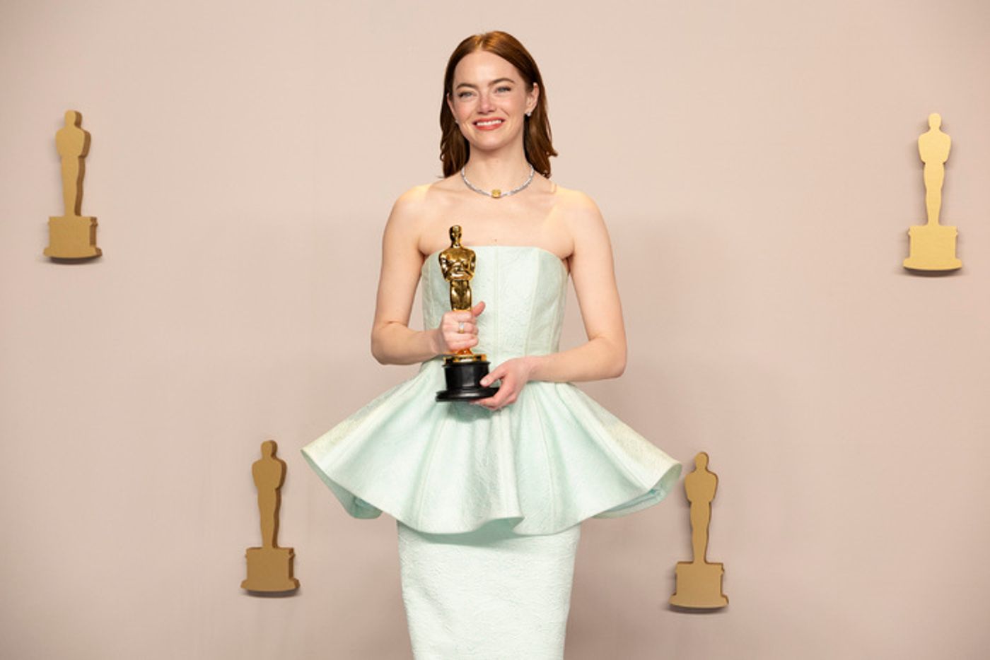 Photos: Inside the Oscars With Emma Stone, Michelle Yeoh & More  Image