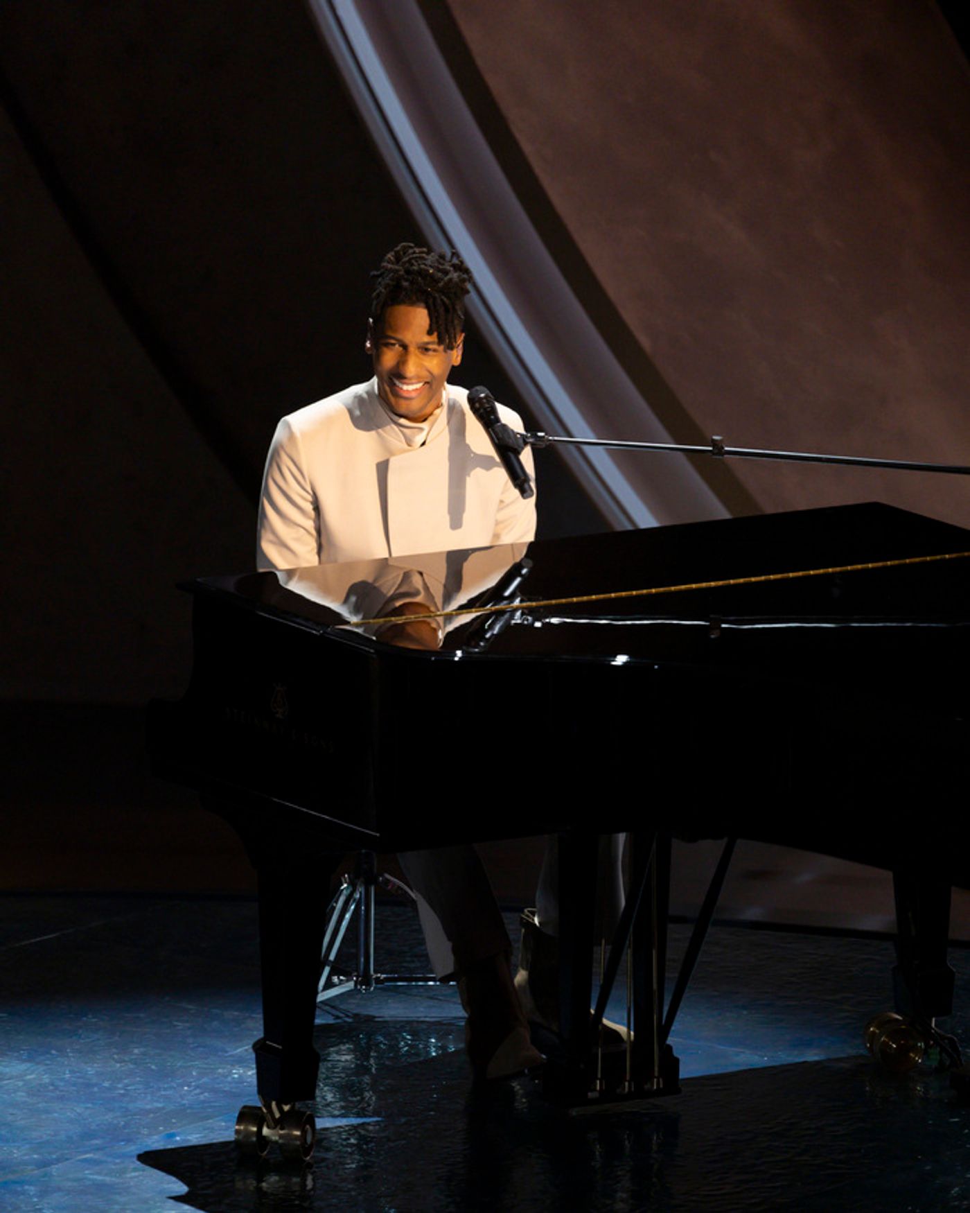 Photos: Inside the Oscars With Emma Stone, Michelle Yeoh & More  Image