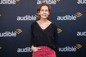 Jessica Hecht
 Photo