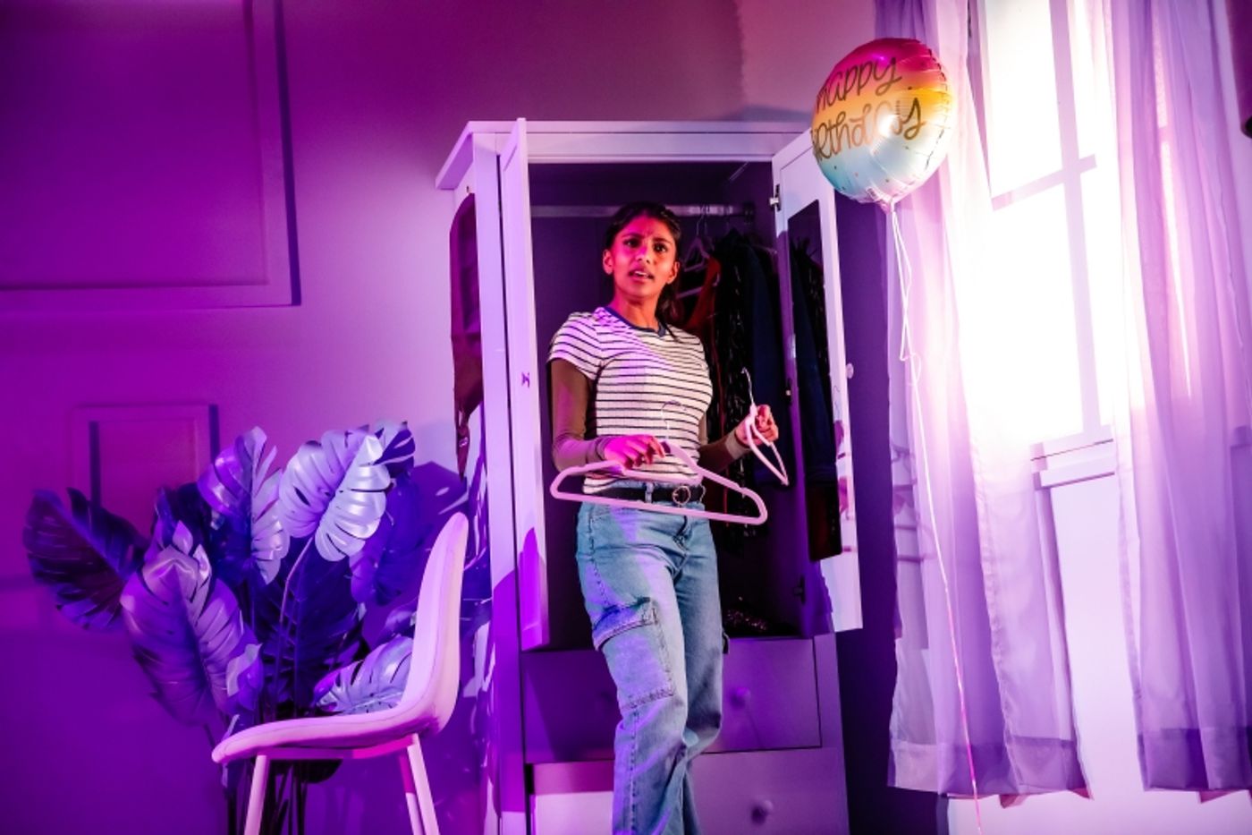 Review: INSTRUCTIONS FOR A TEENAGE ARMAGEDDON, Garrick Theatre  Image
