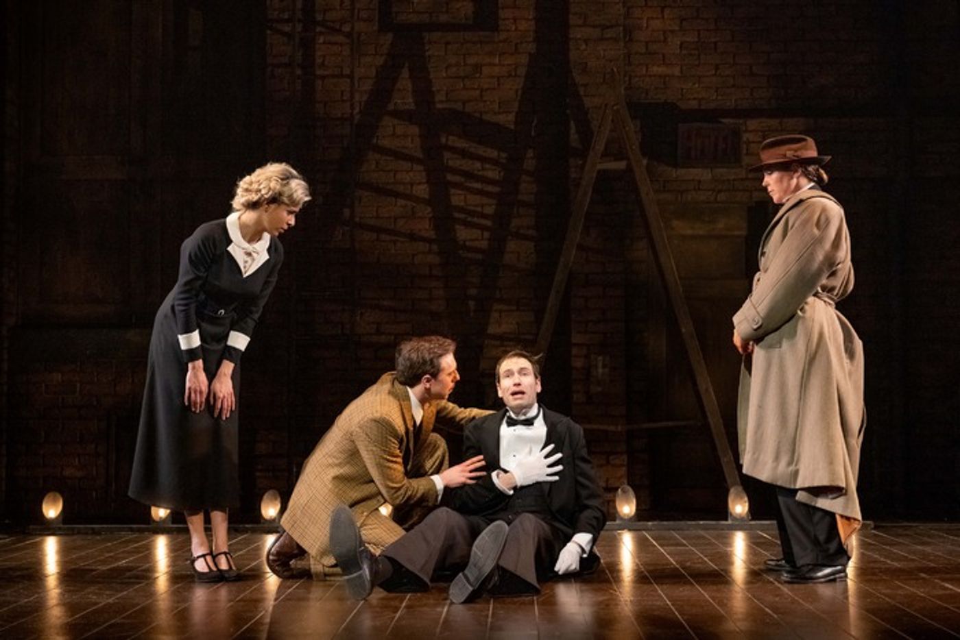 Photos: First Look at the UK Tour of THE 39 STEPS  Image