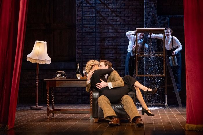 Photos: First Look at the UK Tour of THE 39 STEPS — photo 11 of 17
