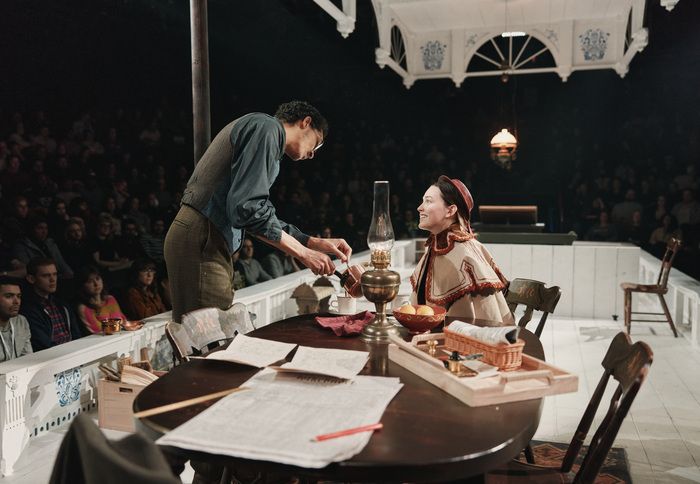 Photos: Get a First Look at AN ENEMY OF THE PEOPLE on Broadway — photo 1 of 7
