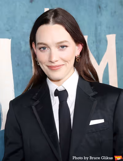 Victoria Pedretti Photo