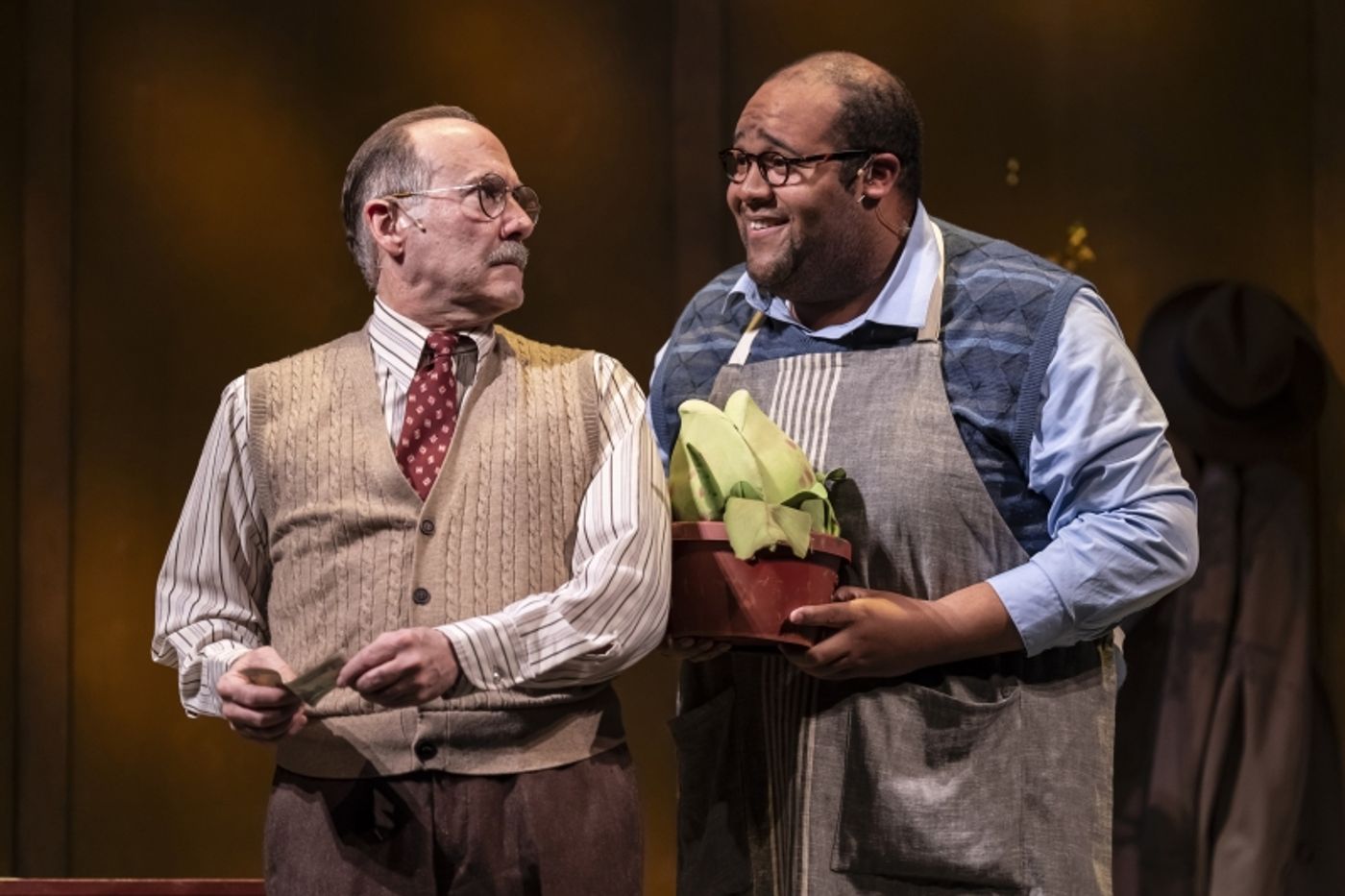 Review: LITTLE SHOP OF HORRORS at Ford's Theatre  Image