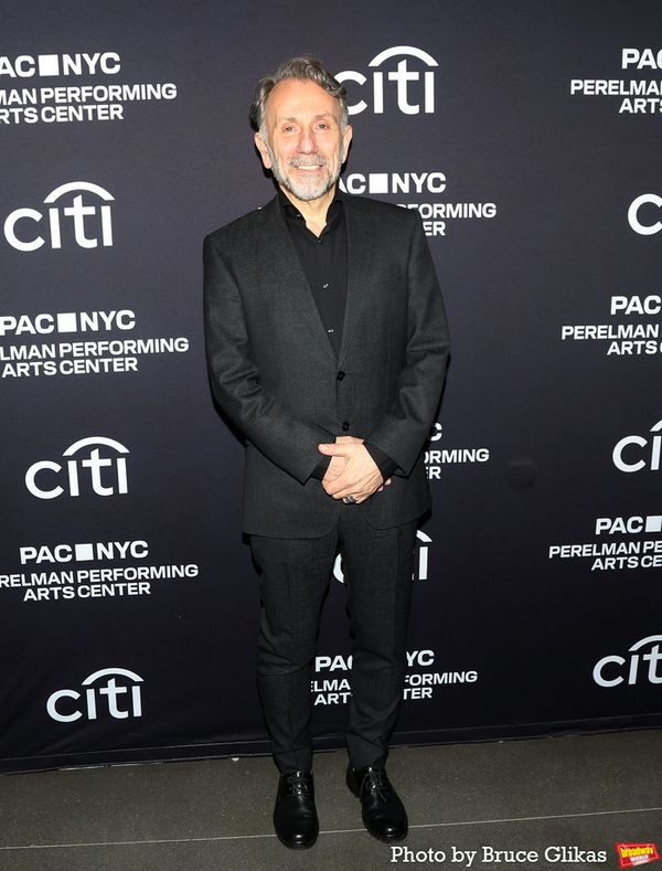 Director Leonard Foglia  Photo