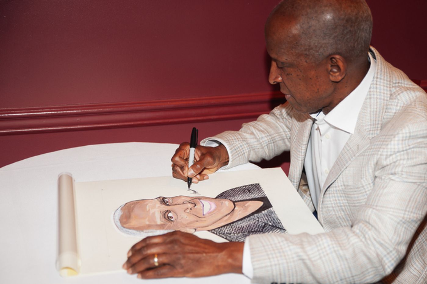 Photos: THE NOTEBOOK's Dorian Harewood Receives Portrait at Sardi's  Image