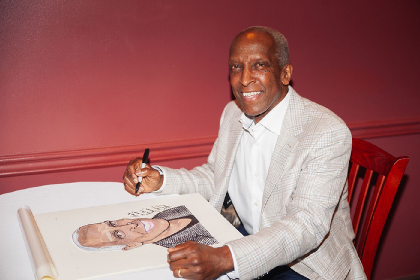 Photos: THE NOTEBOOK's Dorian Harewood Receives Portrait at Sardi's  Image