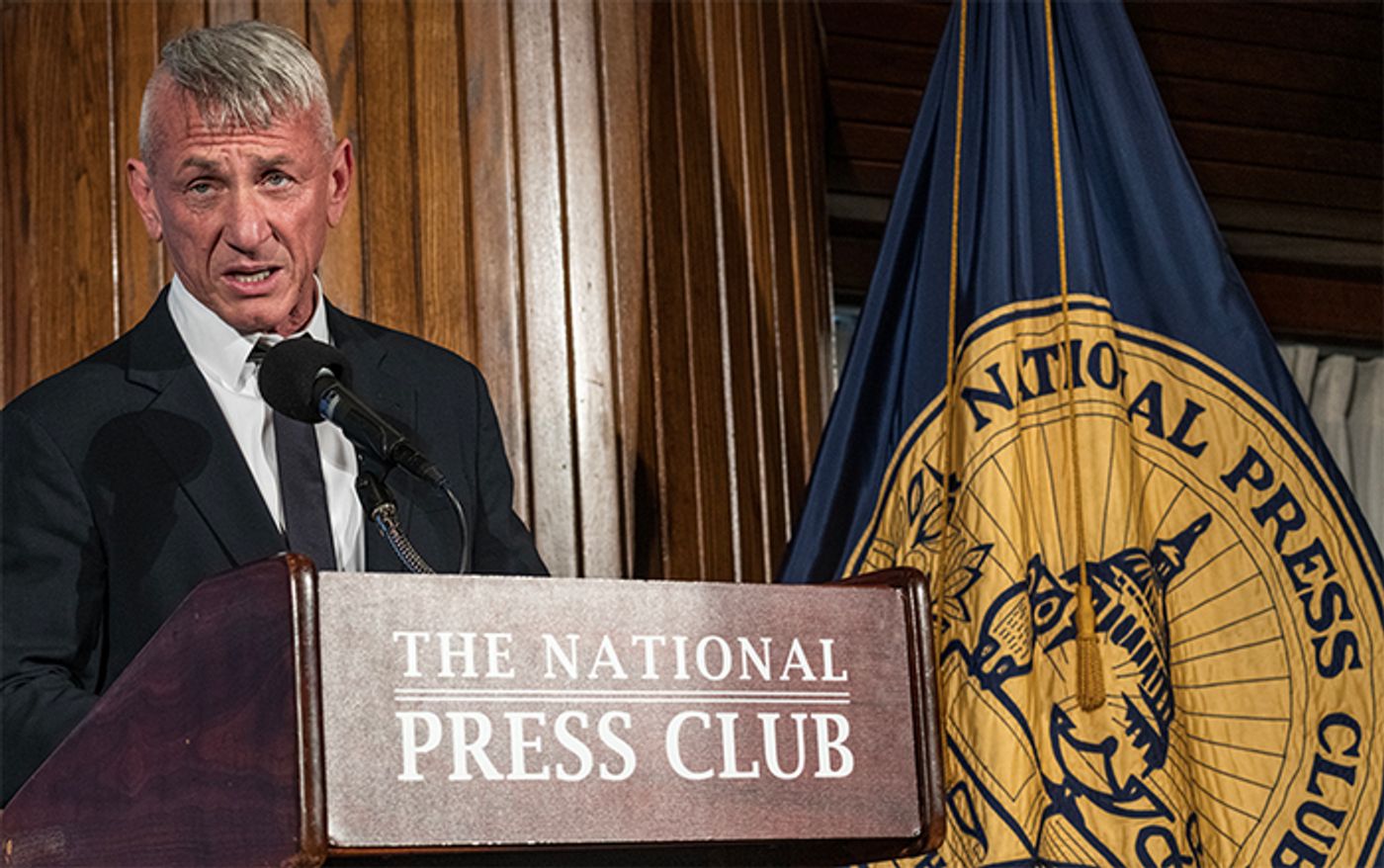 Photos: Sean Penn, Bob Woodward, and More Attend ANNA Screening  Image