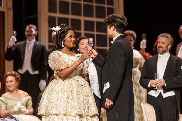 Photos: First Look at Pittsburgh Opera's Production Of LA TRAVIATA  Image