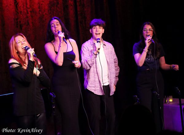 Photos: Go Inside Victoria Shaw's UNDER THE COVERS at Birdland  Image