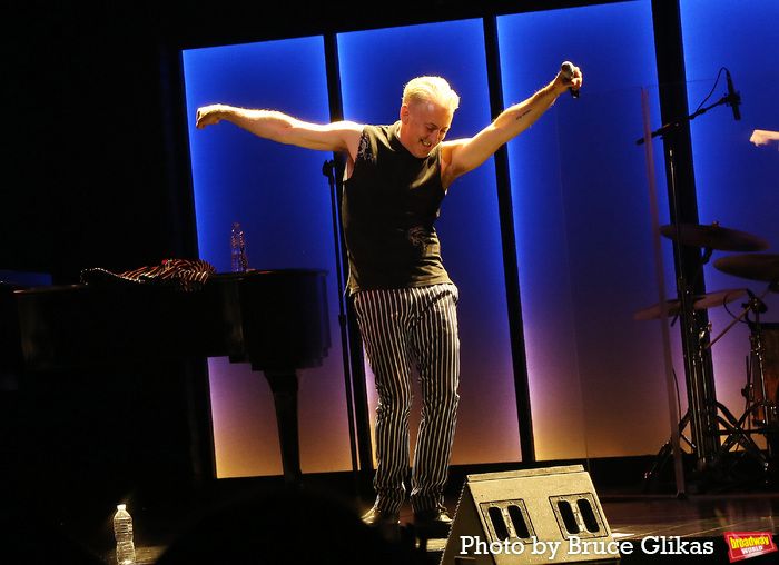 Photos: Hugh Jackman and More Attend ALAN CUMMING IS NOT ACTING HIS AGE — photo 25 of 34