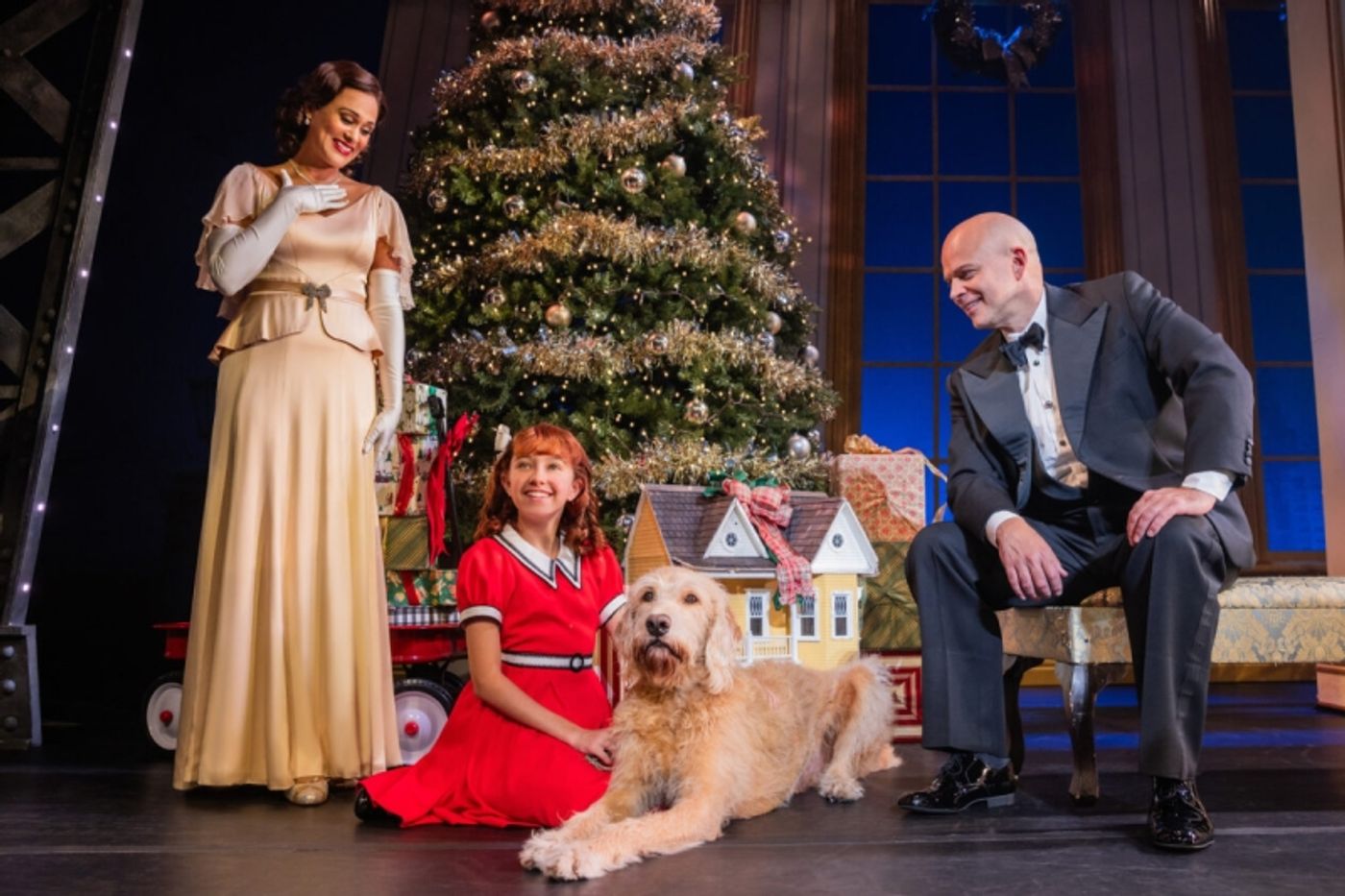 Julia Nicole Hunter Comes Home to Tennessee, Playing Grace Farrell in ANNIE  Image