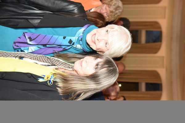 Oscar winners Ellen Burstyn and Lee Grant. Photo