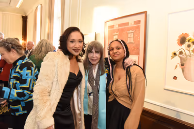Lee Grant with granddaughters Leah and Rachel Jones. Photo