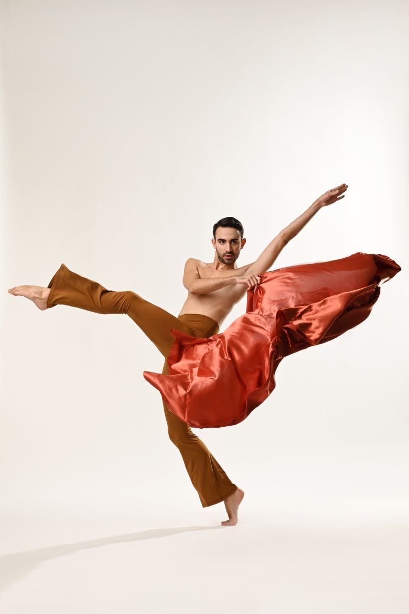 EMANUELE Fiore: A MODERN DANCER FROM ITALY DEBUTS IN THE OFF-BROADWAY SHOW 'SEMPREVERDE'  Image