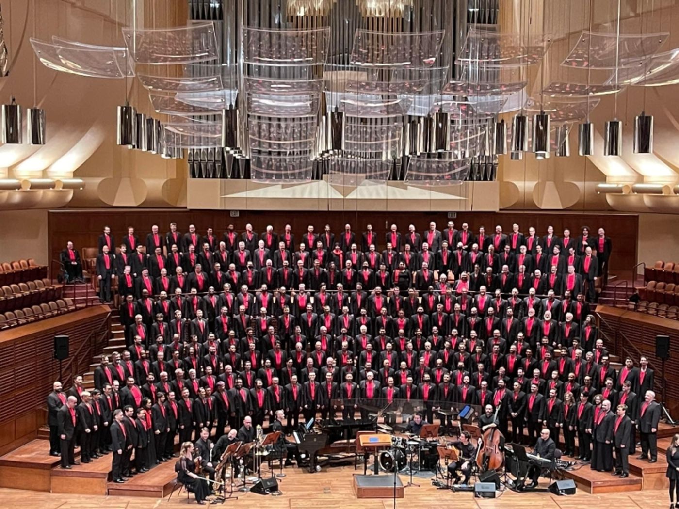 Review: San Francisco Gay Men's Chorus Presents DRAG ME TO THE MOVIES! at Davies Symphony Hall Review: San Francisco Gay Men's Chorus Presents DRAG ME TO THE MOVIES! at Davies Symphony Hall Image