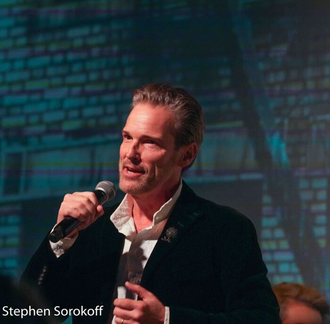 Photos: Hugh Panaro Kicks Off Easter Weekend at The Wick  Image