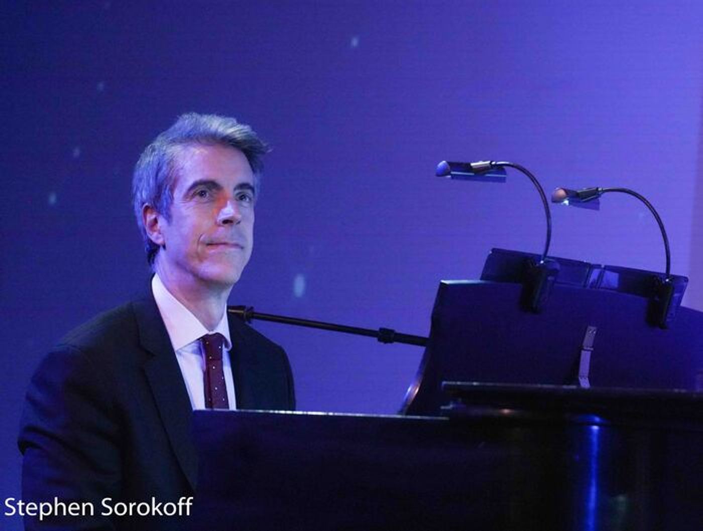 Photos: Hugh Panaro Kicks Off Easter Weekend at The Wick  Image