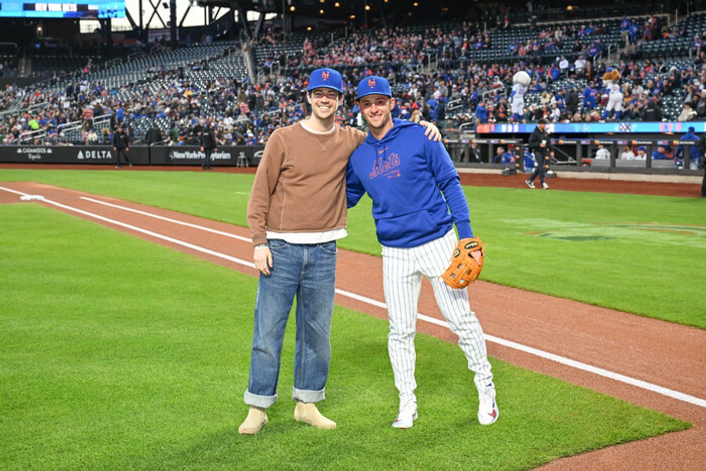 Photos: Grant Gustin Throws First Pitch at Mets vs. Tigers Game  Image