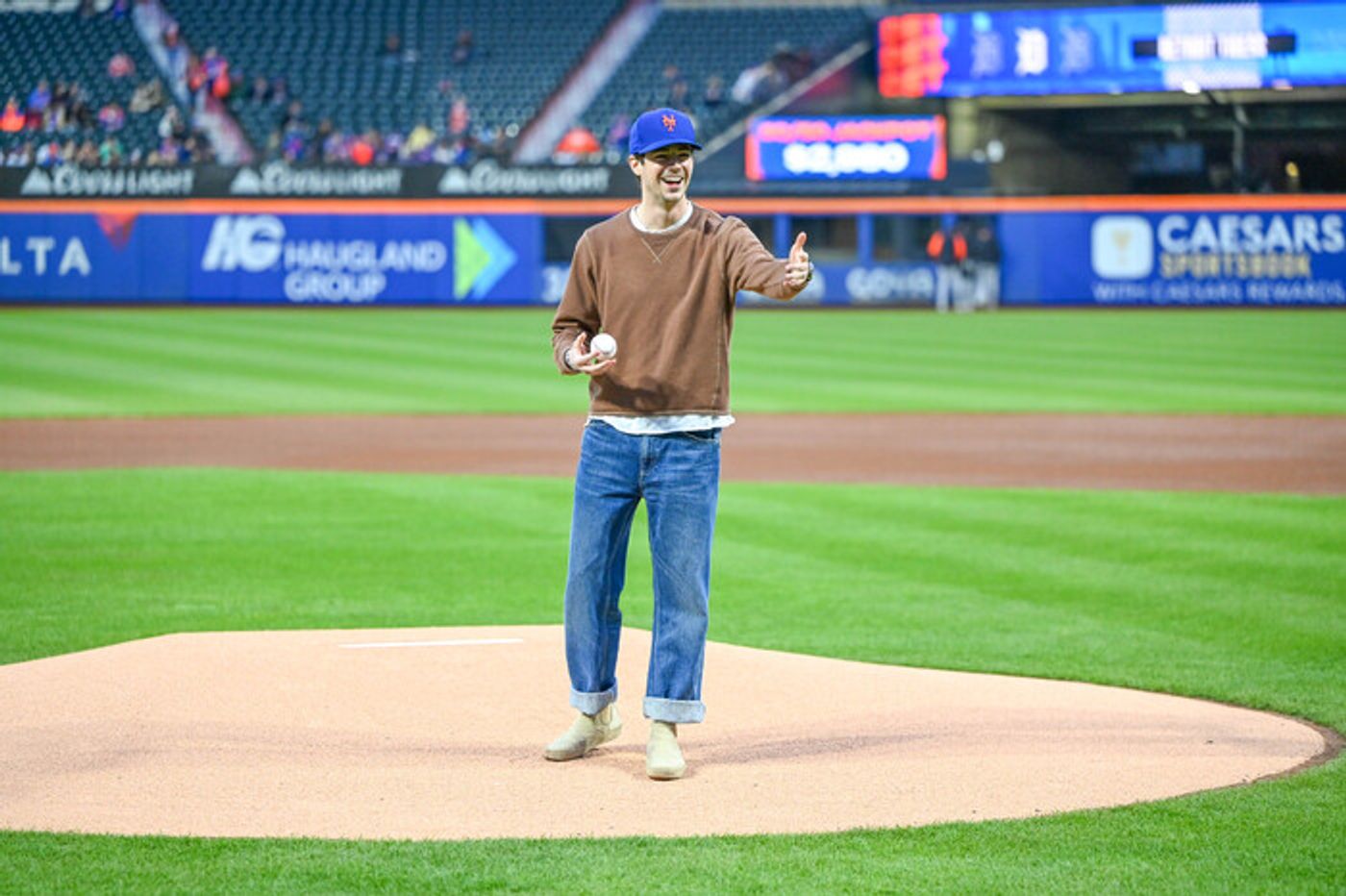 Photos: Grant Gustin Throws First Pitch at Mets vs. Tigers Game  Image