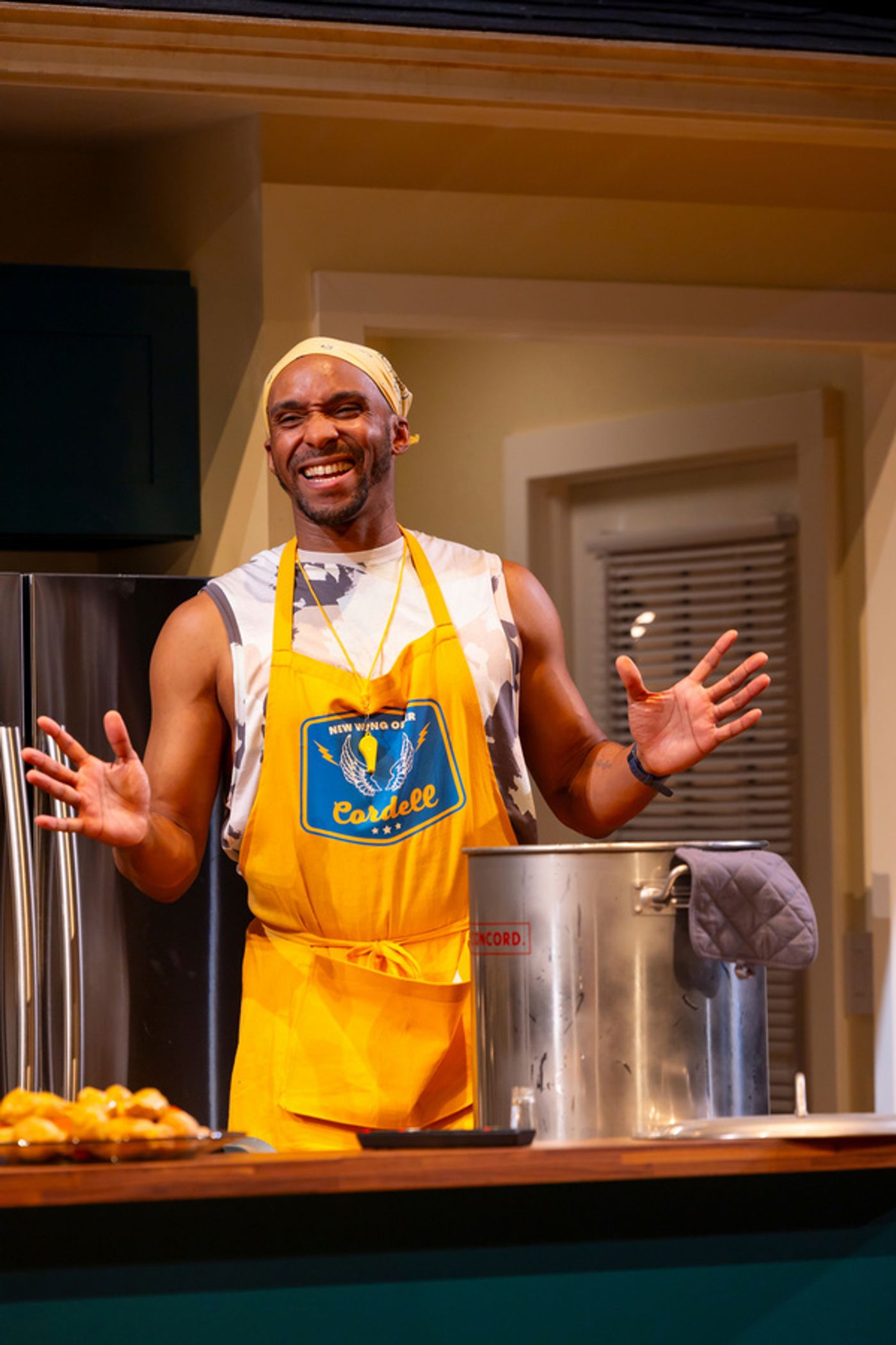 Photos: THE HOT WING KING Arrives At Baltimore Center Stage  Image