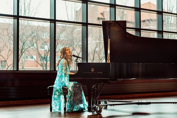 Tiffany Topol  Photo