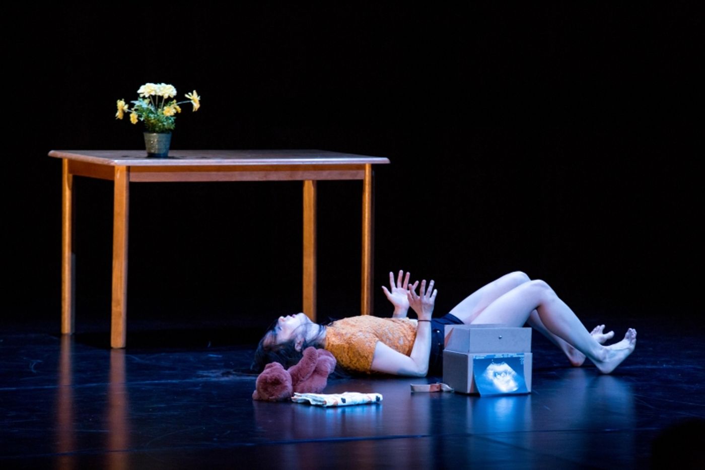 Preview: Invertigo Dance Theatre's INTERIOR DESIGN at The Kirk Douglas Theater  Image