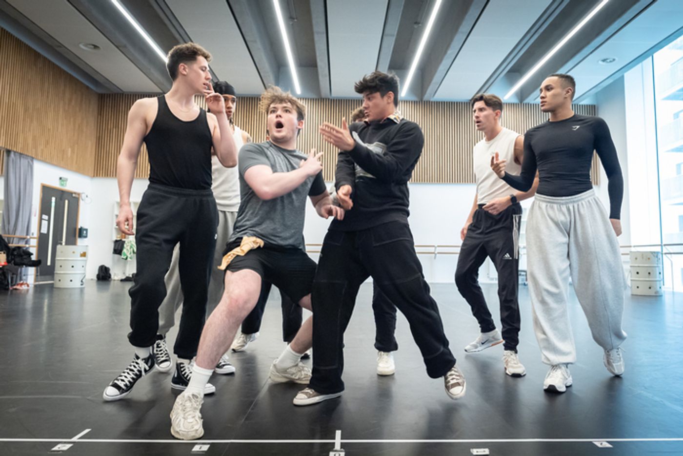 Photos: Inside Rehearsal For the UK and Ireland Tour of GREASE  Image