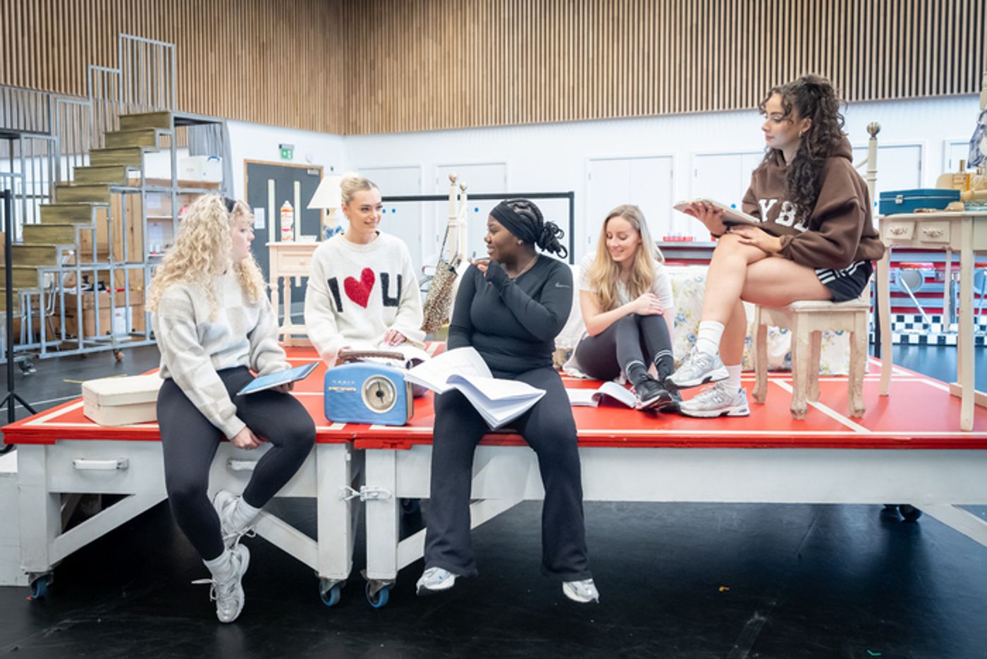 Photos: Inside Rehearsal For the UK and Ireland Tour of GREASE  Image