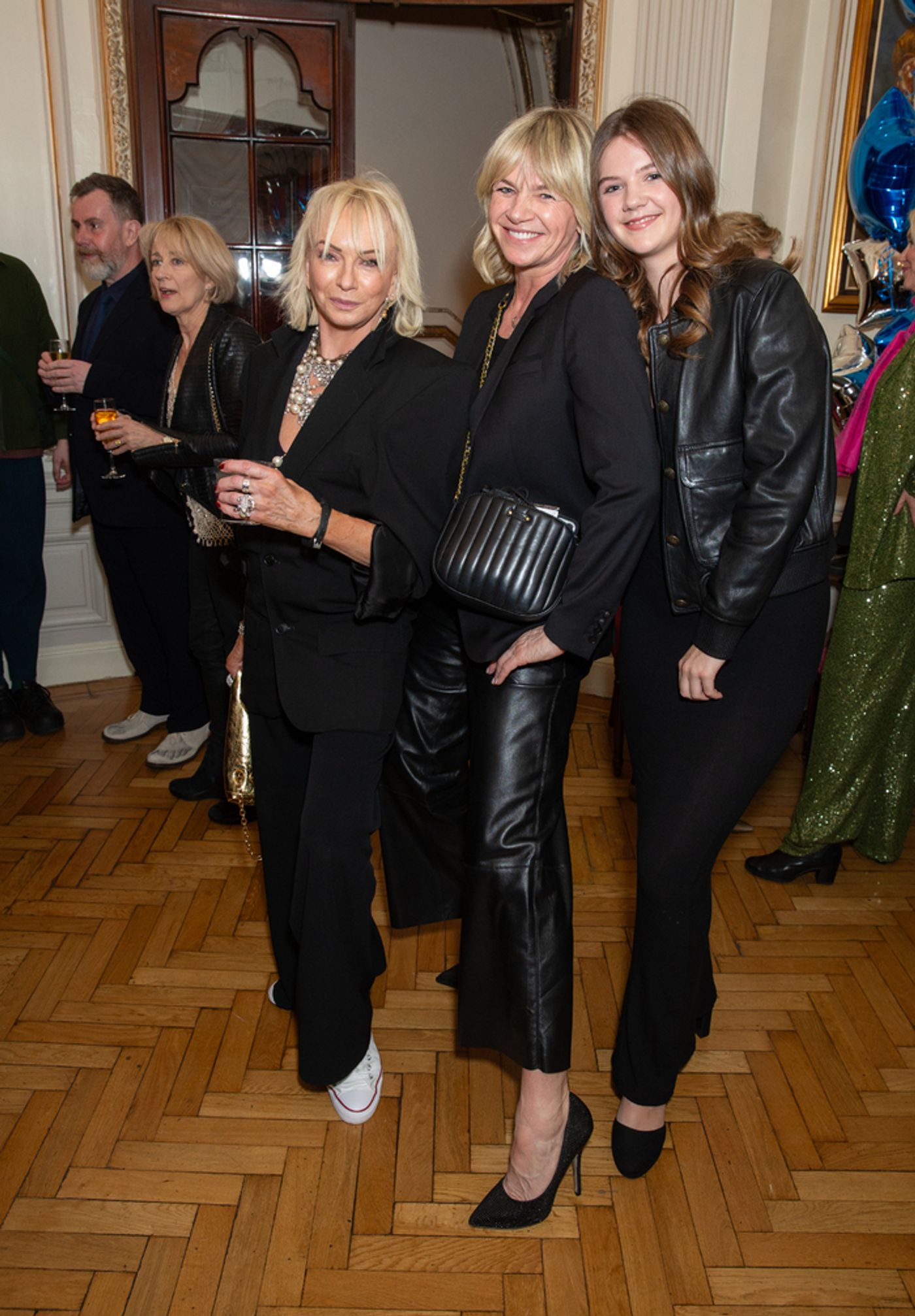 Photos: MAMMA MIA! Celebrates its 25th Anniversary in the West End  Image